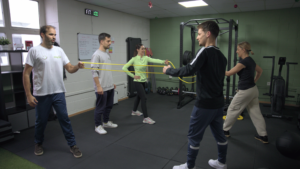 Entrenamiento funcional con fisioterapeuta: qué cambia y para quién es
